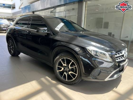 MERCEDES-BENZ GLA 200 1.6 CGI FLEX ADVANCE 7G-DCT MERCEDES-BENZ GLA 200 1.6 CGI FLEX ADVANCE 7G-DCT